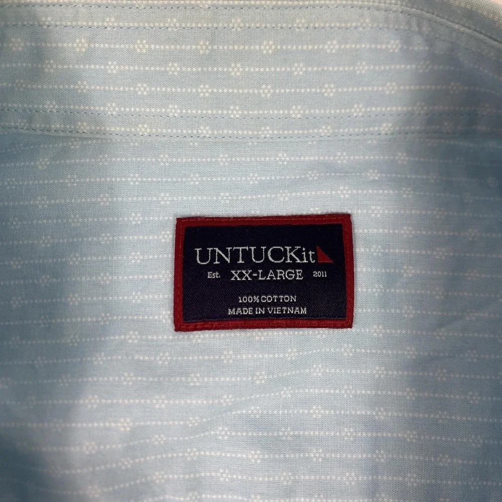 UNTUCKit Shirt Mens 2XL Light Blue Pierce Short Sleeve Button Front Pocket Dobby